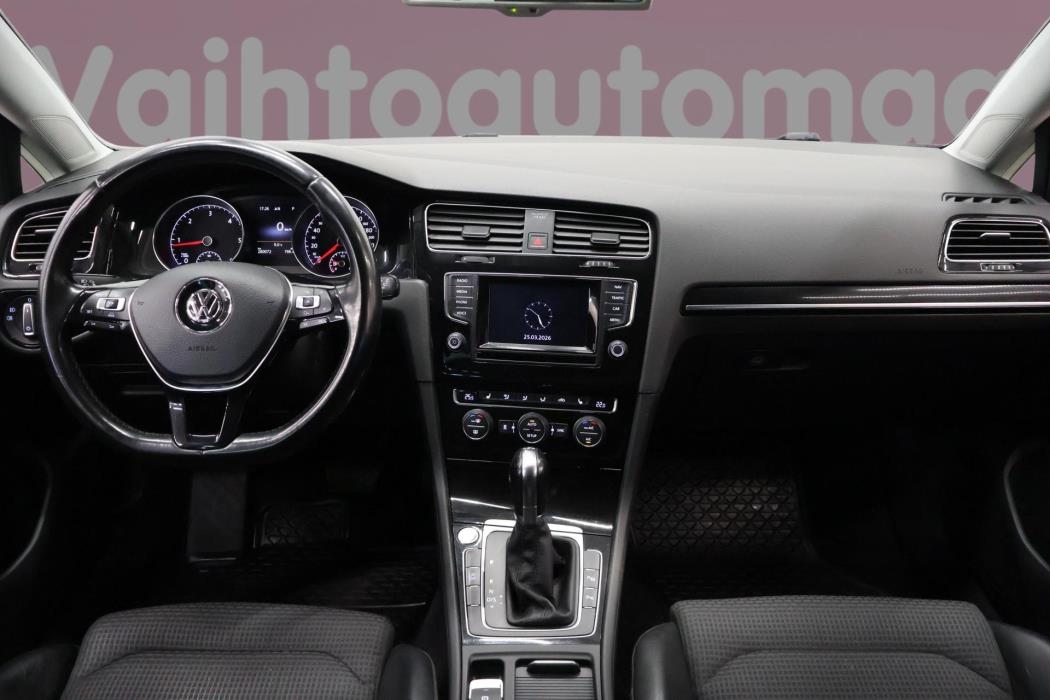 VOLKSWAGEN Golf 2013