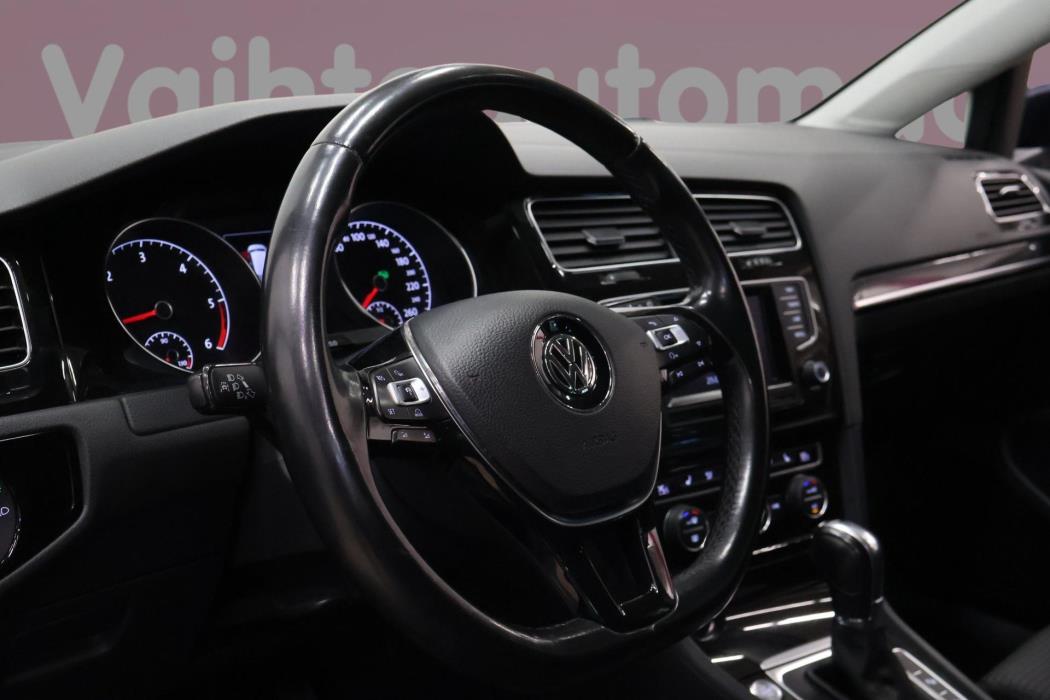 VOLKSWAGEN Golf 2013