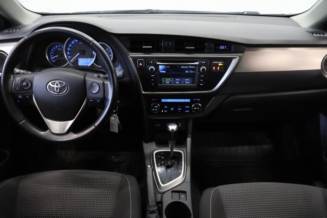 TOYOTA Auris 2013
