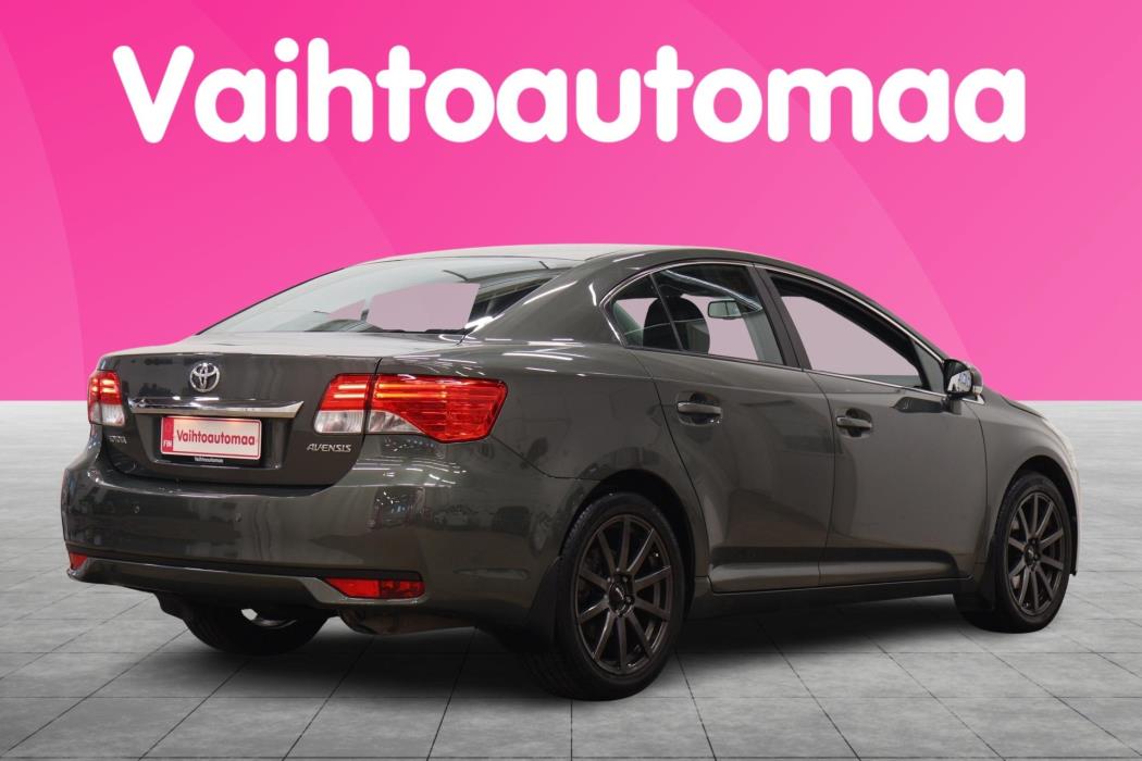 TOYOTA Avensis 2012