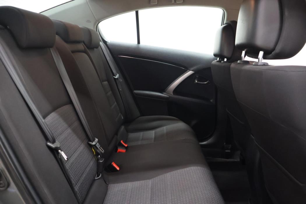 TOYOTA Avensis 2012