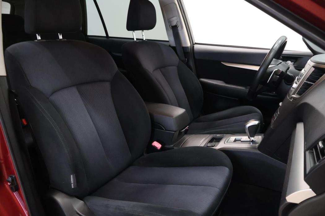 SUBARU Outback 2011