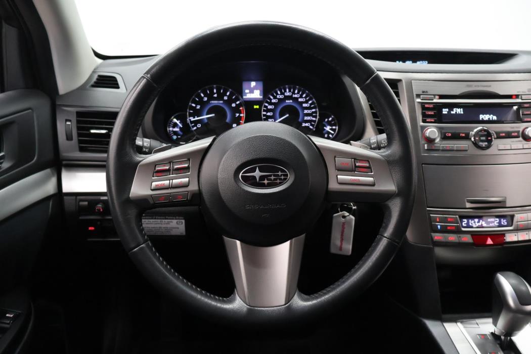 SUBARU Outback 2011