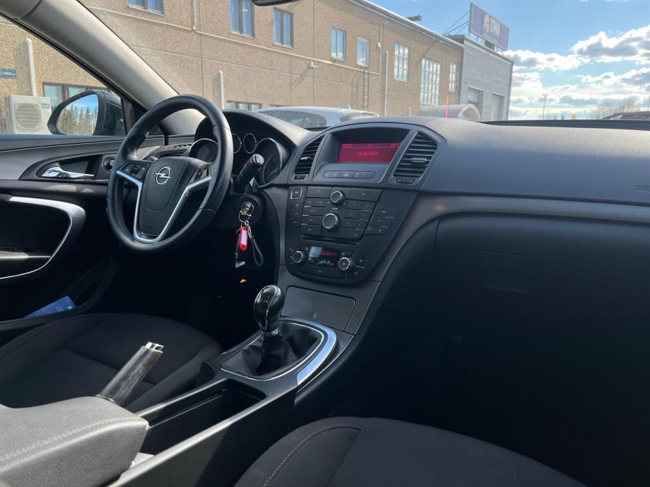 OPEL Insignia 2012