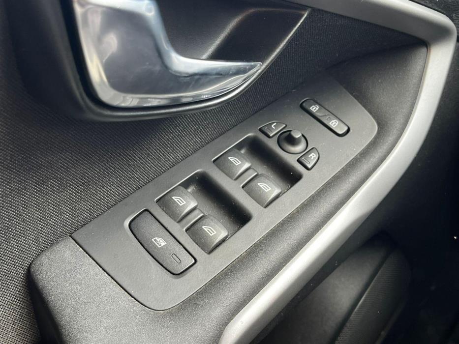 VOLVO V40 2014