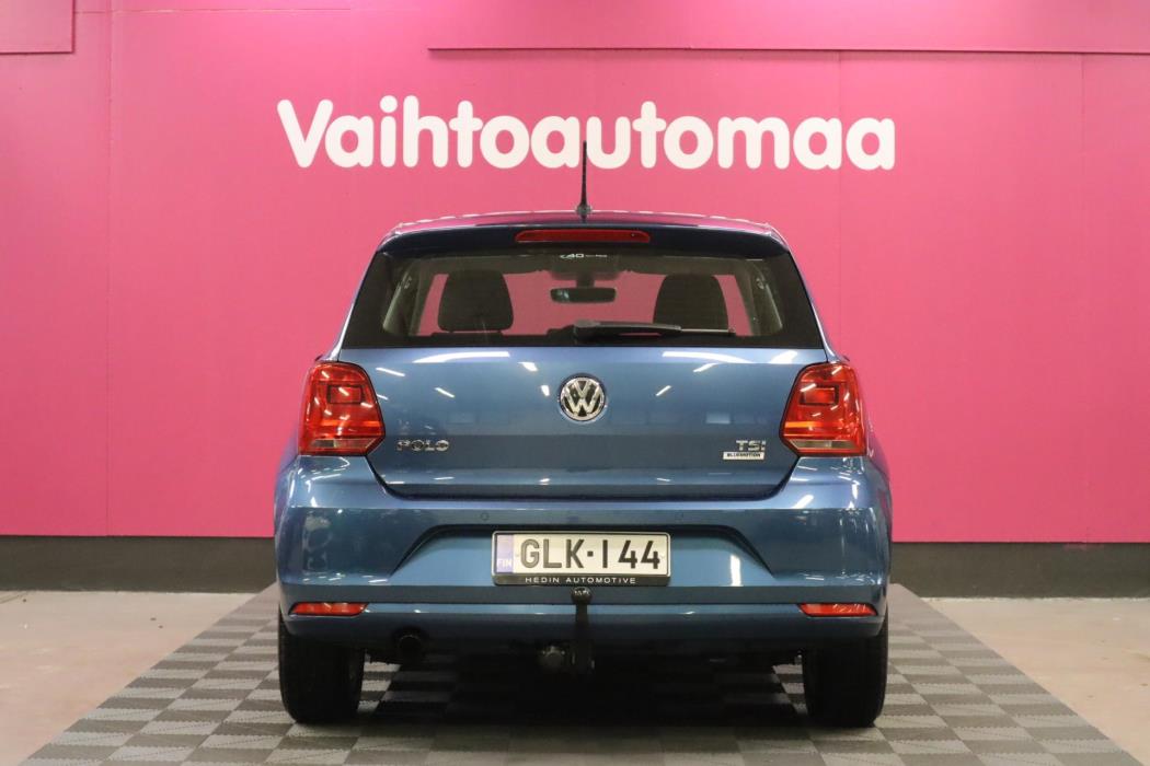 VOLKSWAGEN Polo 2015