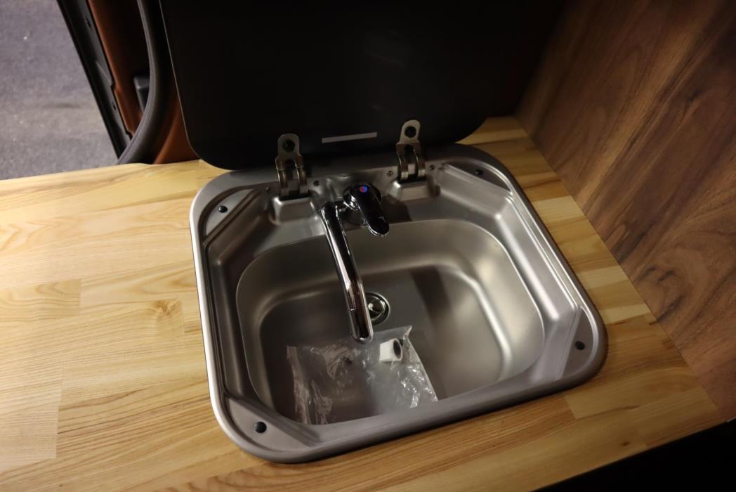 MERCEDES-BENZ Sprinter 2024