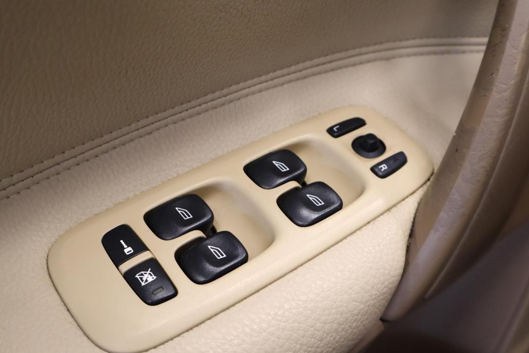 VOLVO V70 2008