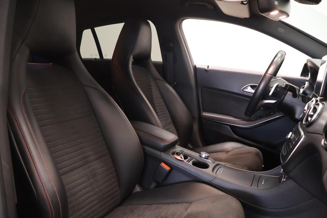 MERCEDES-BENZ CLA 2015