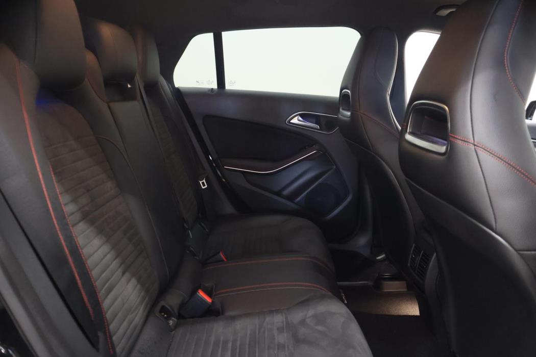 MERCEDES-BENZ CLA 2015