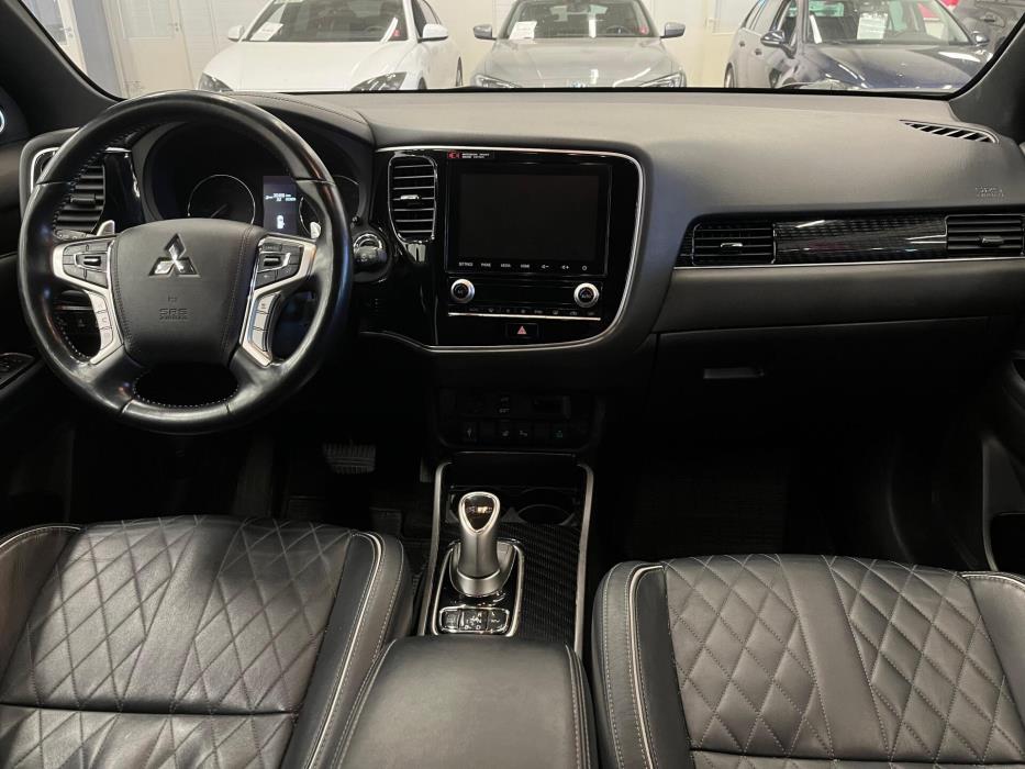 MITSUBISHI Outlander PHEV 2021