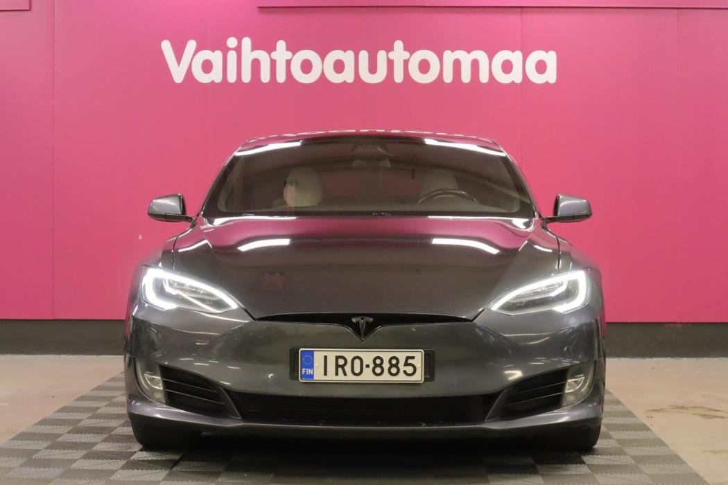 TESLA Model S 2019