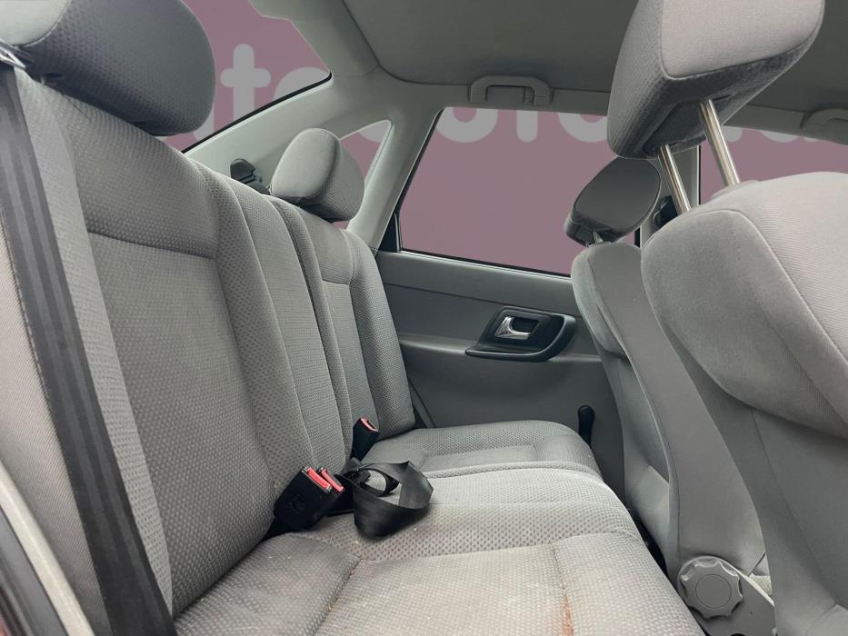 VOLKSWAGEN Polo 2000