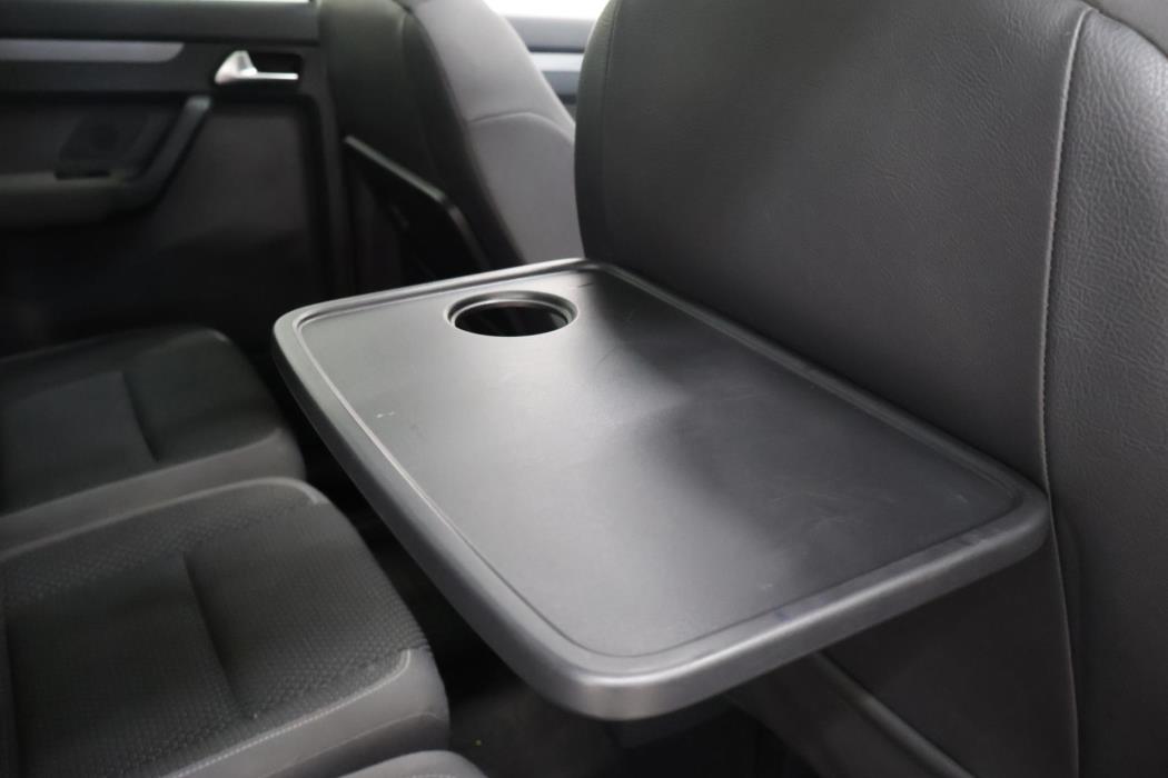 VOLKSWAGEN Touran 2012