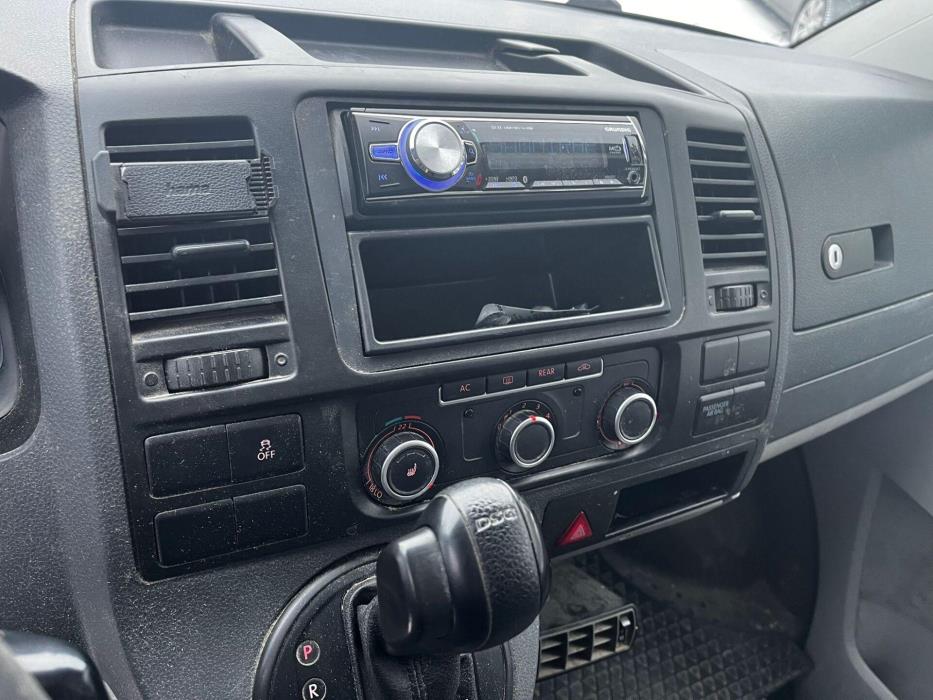 VOLKSWAGEN Caravelle 2012