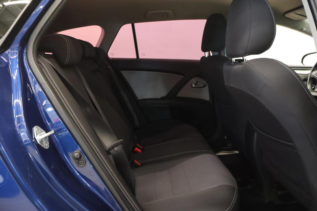 TOYOTA Avensis 2016