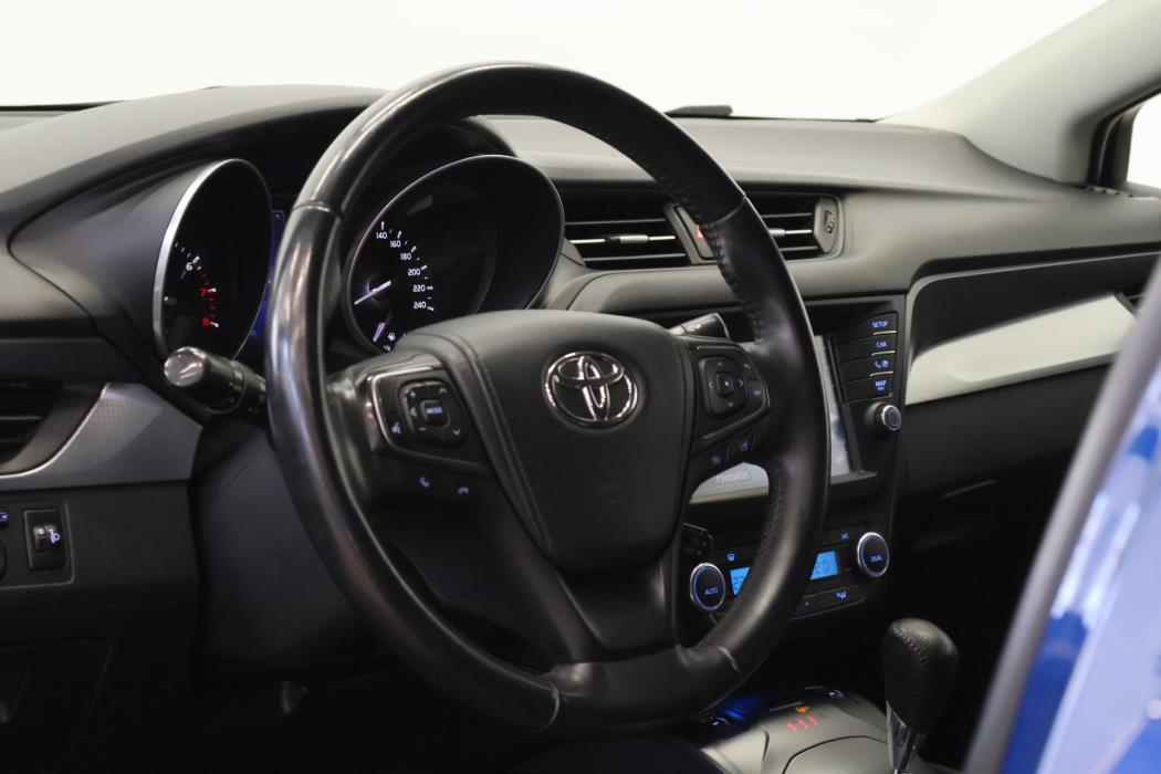 TOYOTA Avensis 2016