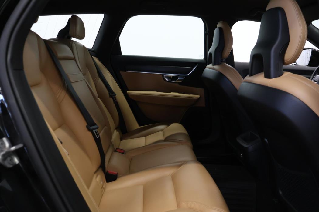 VOLVO V90 Cross Country 2017