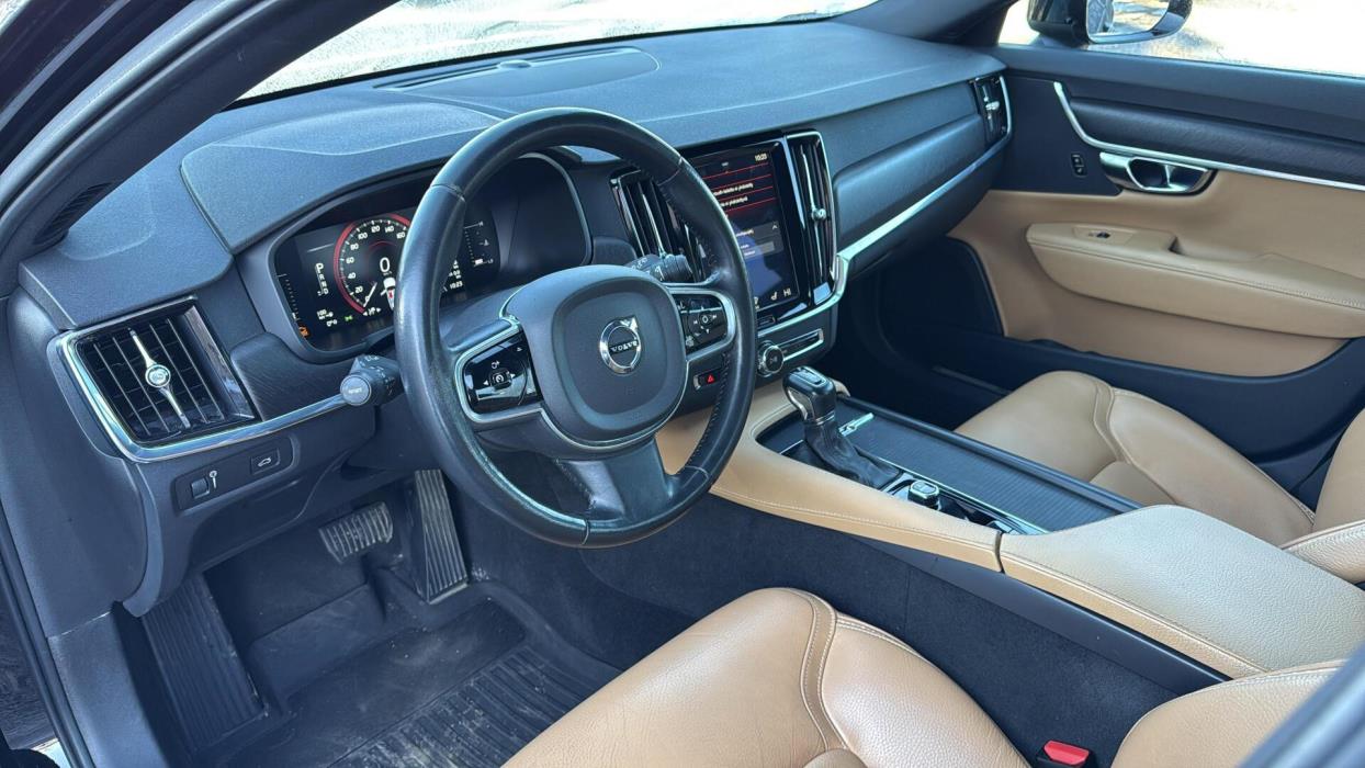 VOLVO V90 Cross Country 2017