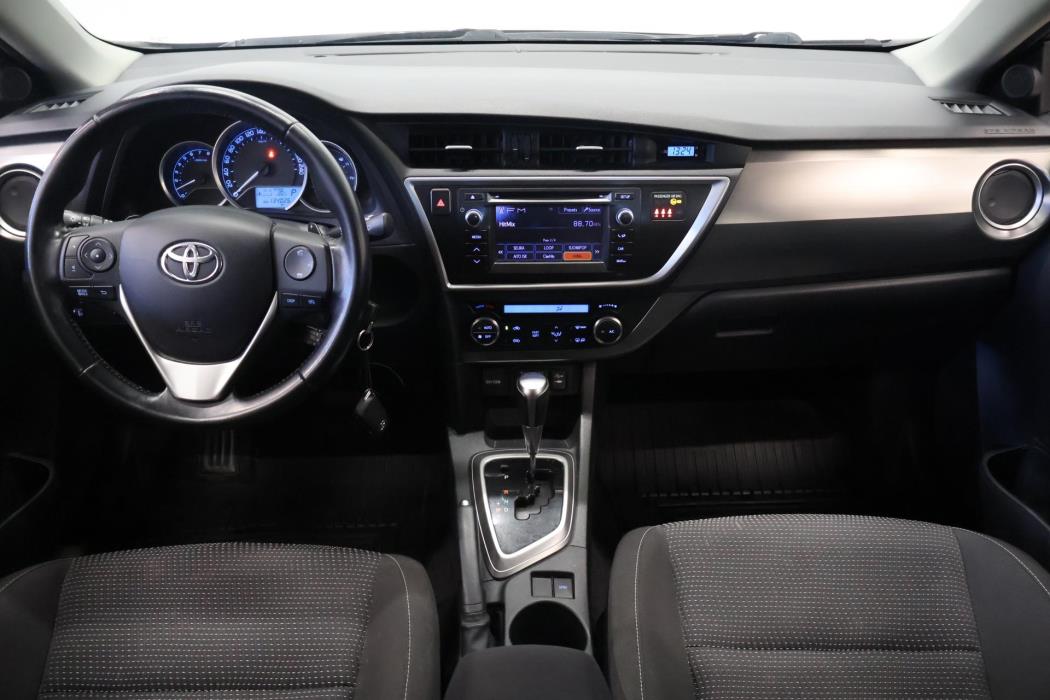 TOYOTA Auris 2013