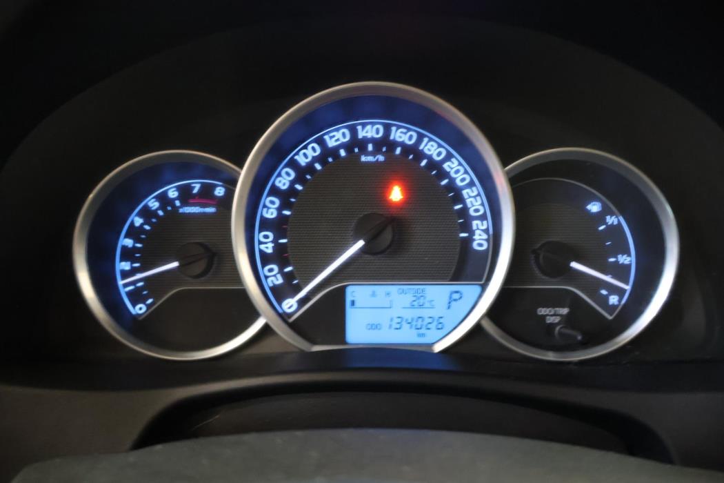TOYOTA Auris 2013