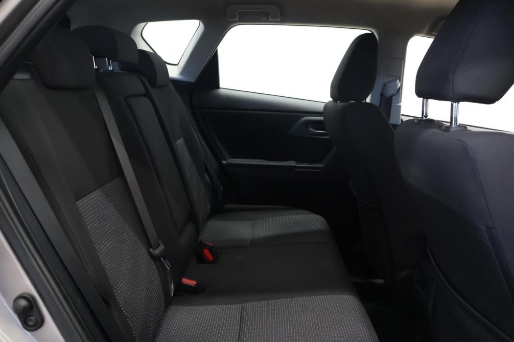 TOYOTA Auris 2013