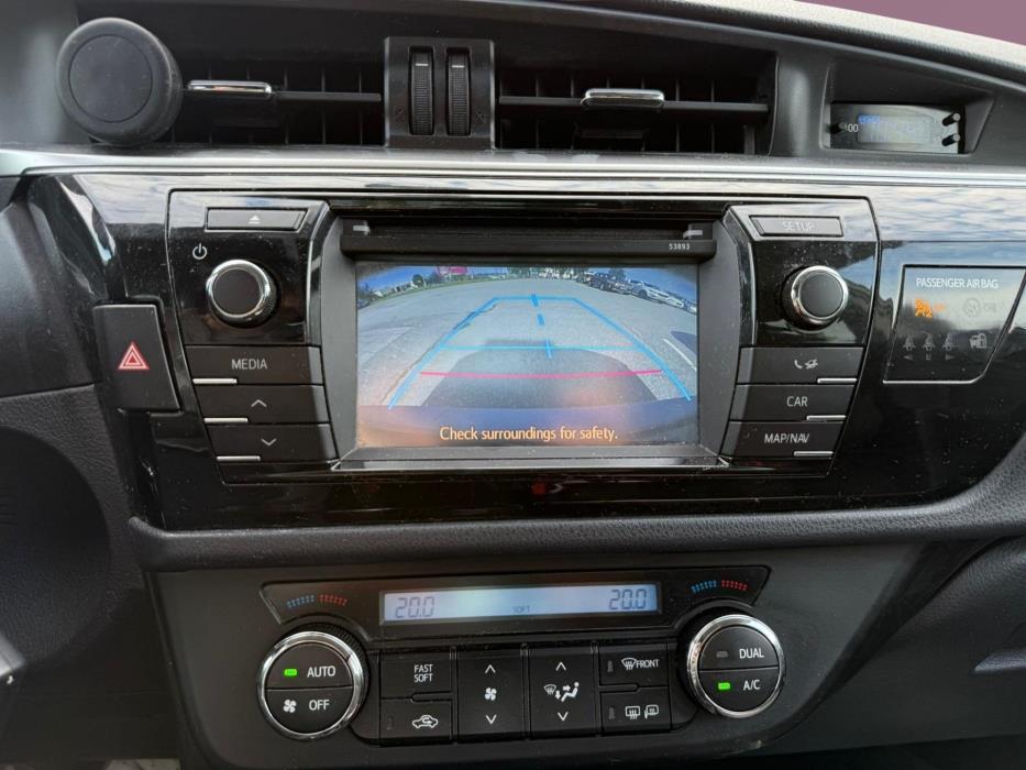 TOYOTA Corolla 2015