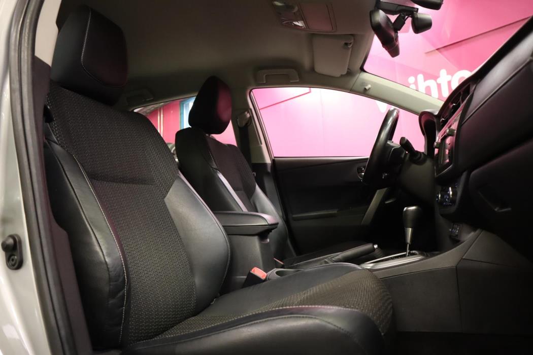 TOYOTA Auris 2013