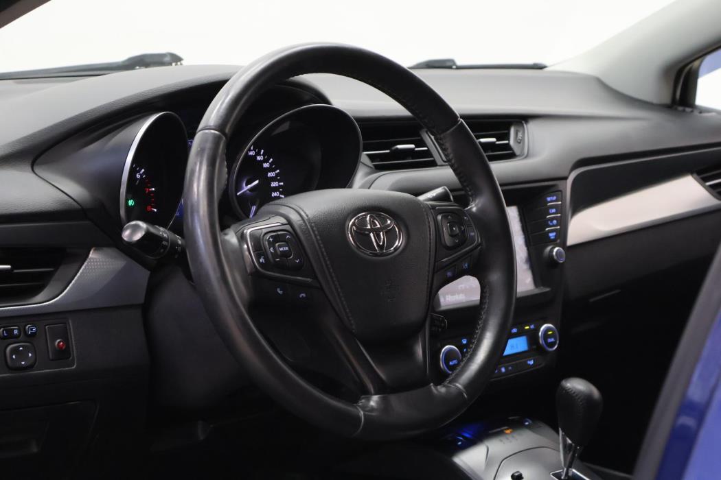 TOYOTA Avensis 2016