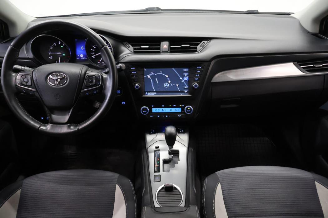 TOYOTA Avensis 2016