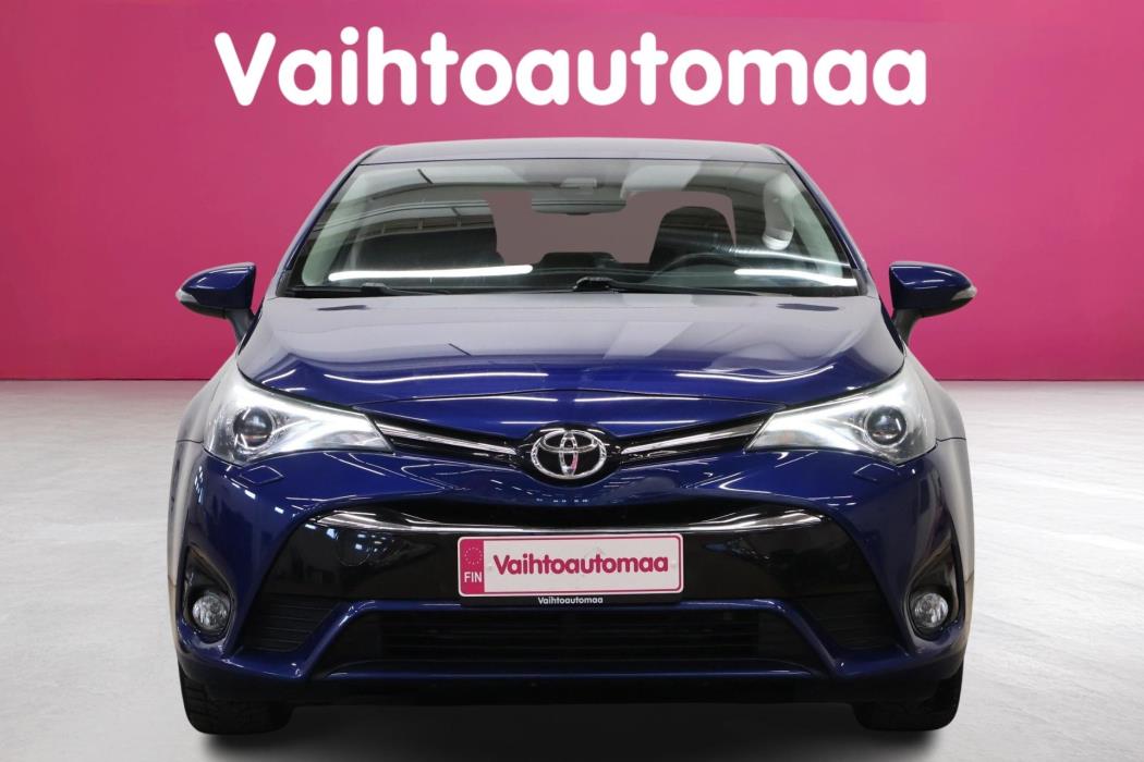 TOYOTA Avensis 2016