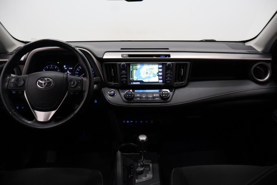TOYOTA RAV4 2018