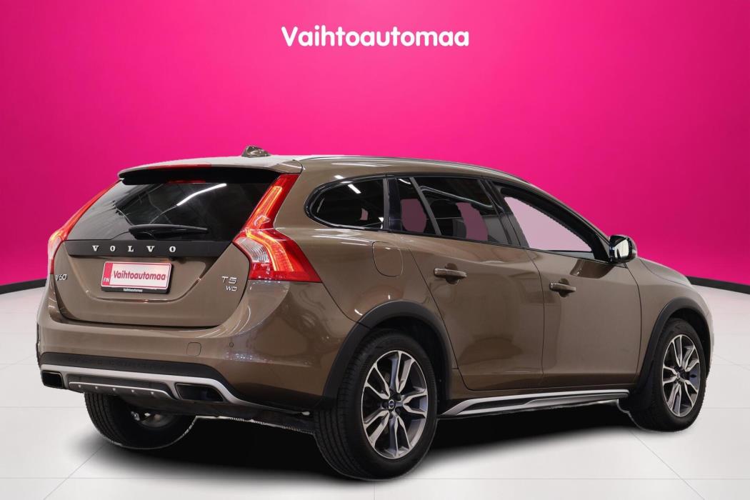 VOLVO V60 Cross Country 2017