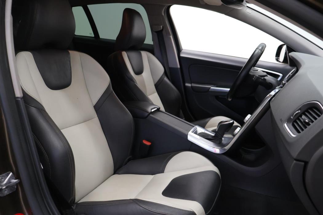 VOLVO V60 Cross Country 2017
