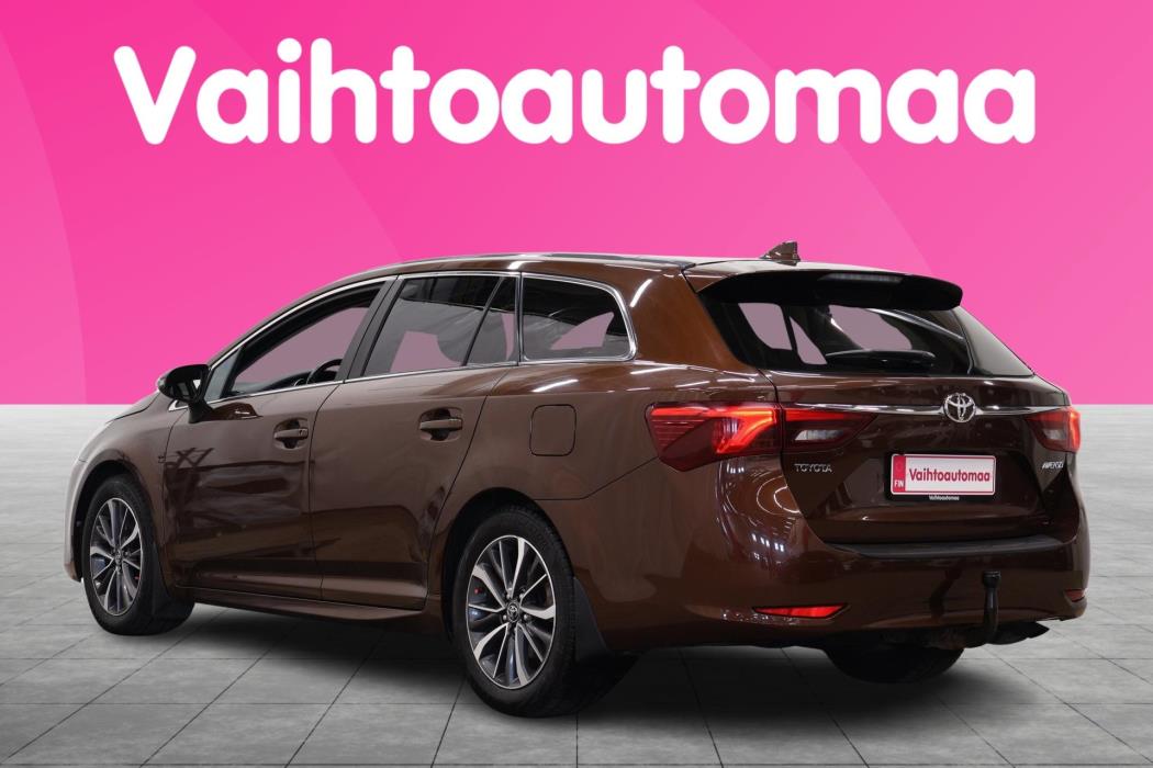 TOYOTA Avensis 2015