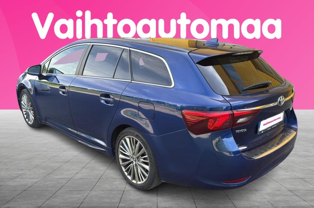 TOYOTA Avensis 2015
