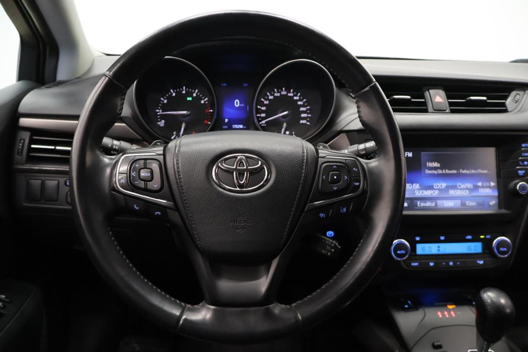 TOYOTA Avensis 2016