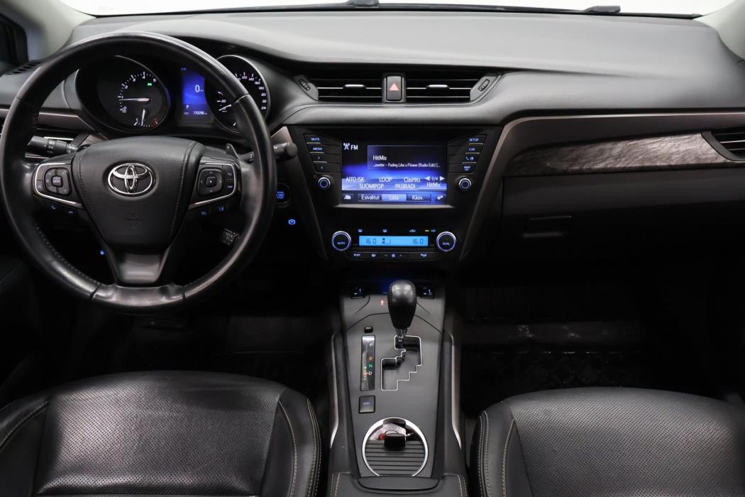 TOYOTA Avensis 2016