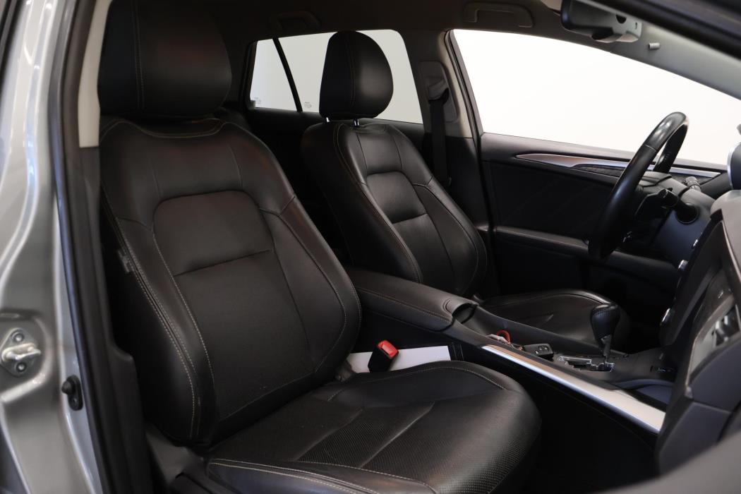 TOYOTA Avensis 2016