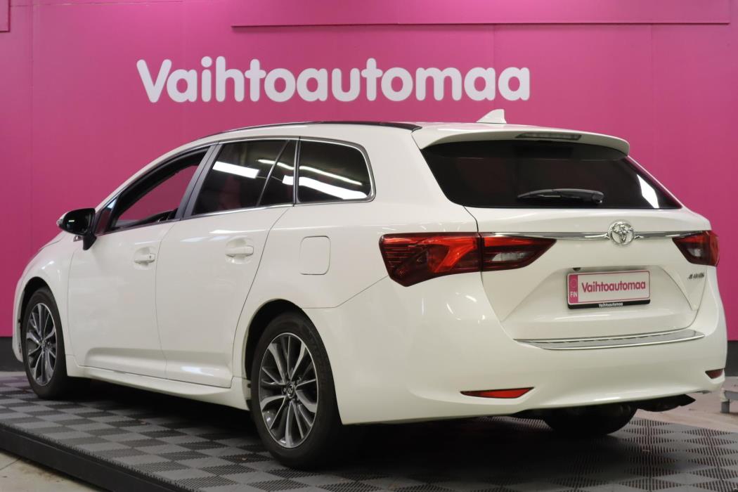 TOYOTA Avensis 2017