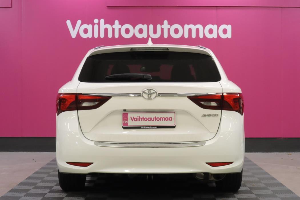 TOYOTA Avensis 2017