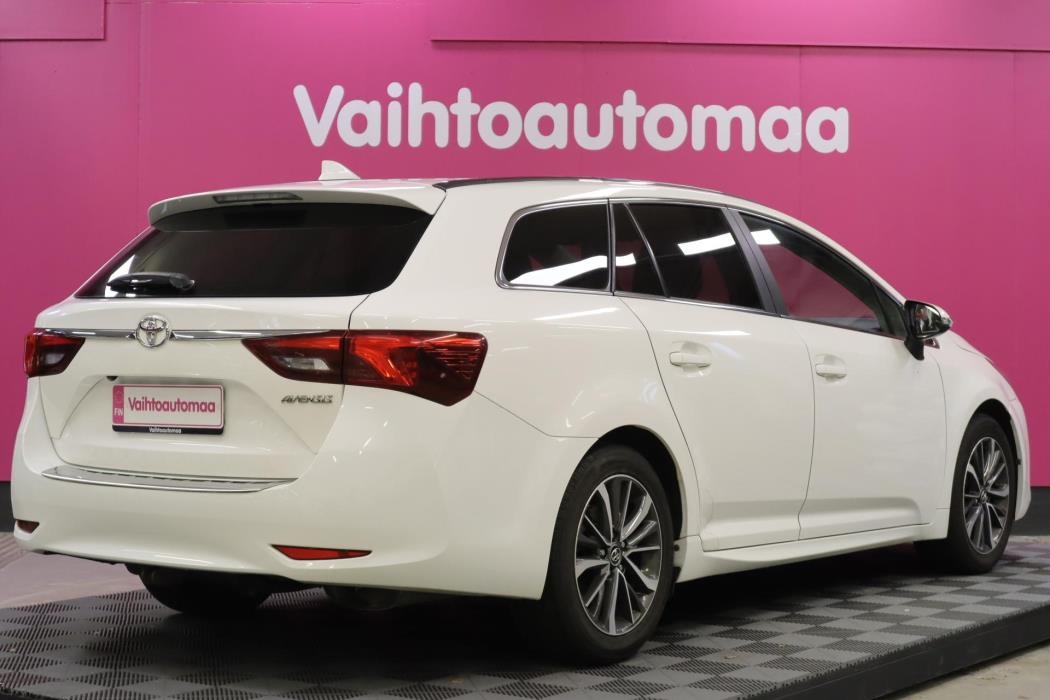 TOYOTA Avensis 2017