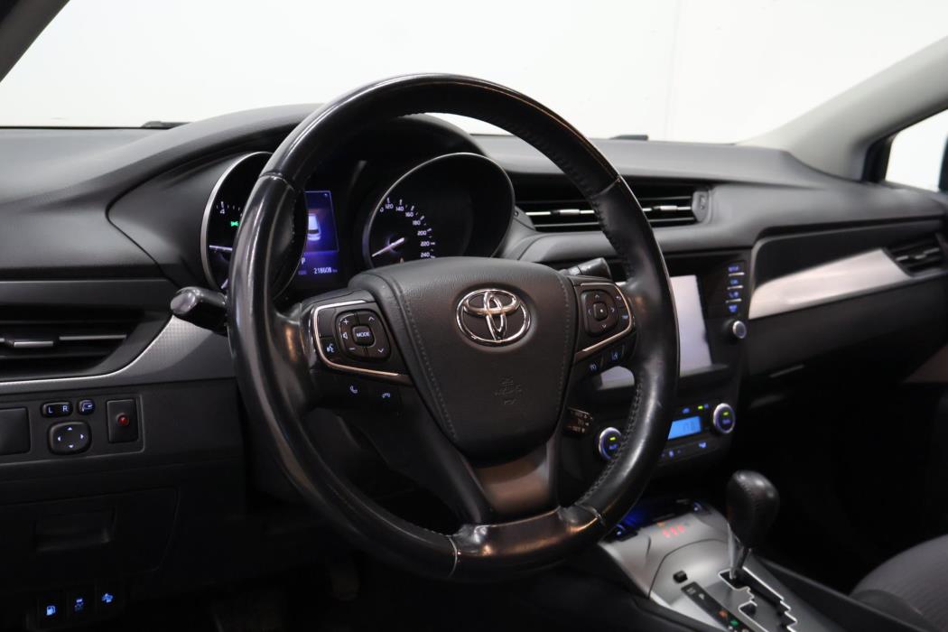 TOYOTA Avensis 2017