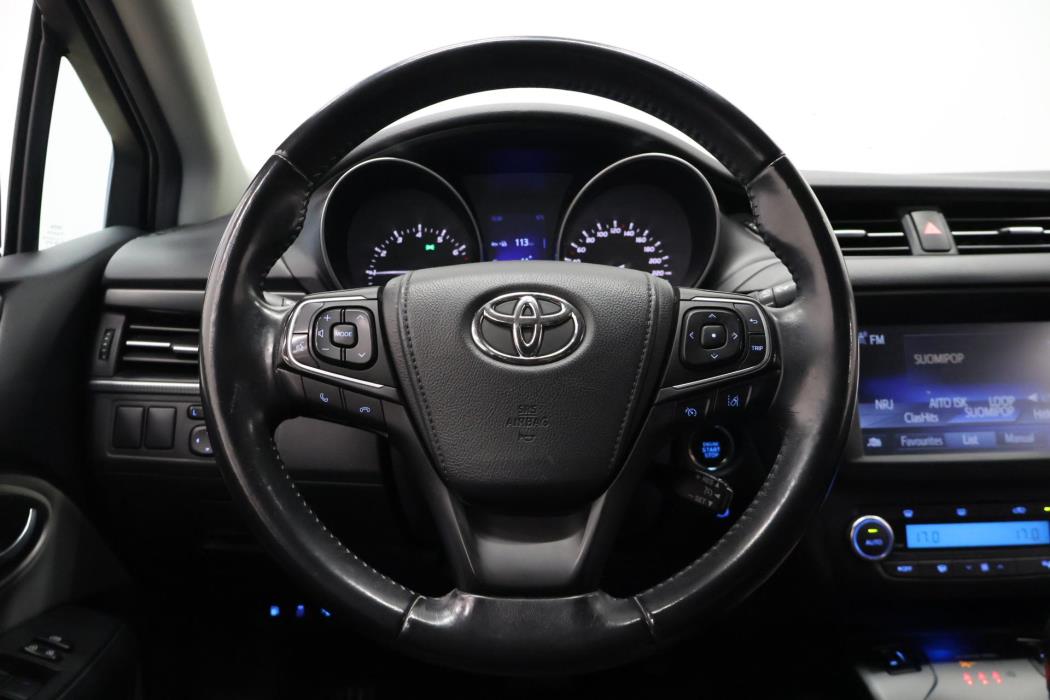 TOYOTA Avensis 2017