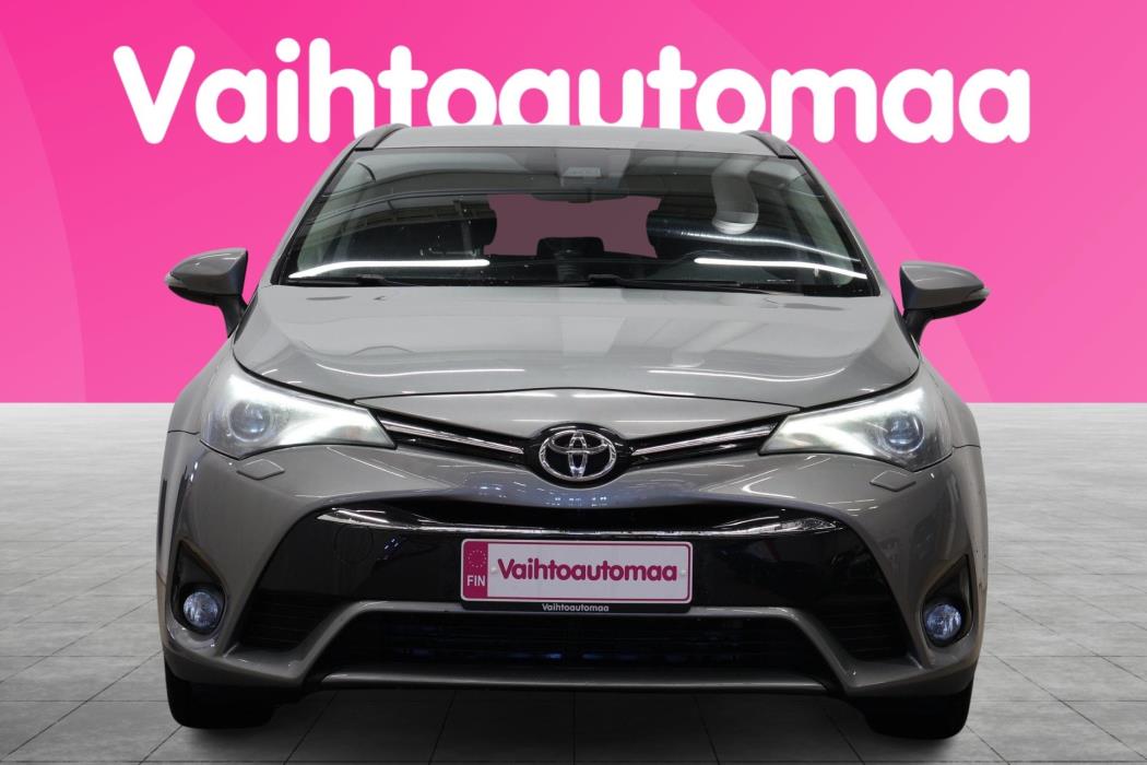 TOYOTA Avensis 2017