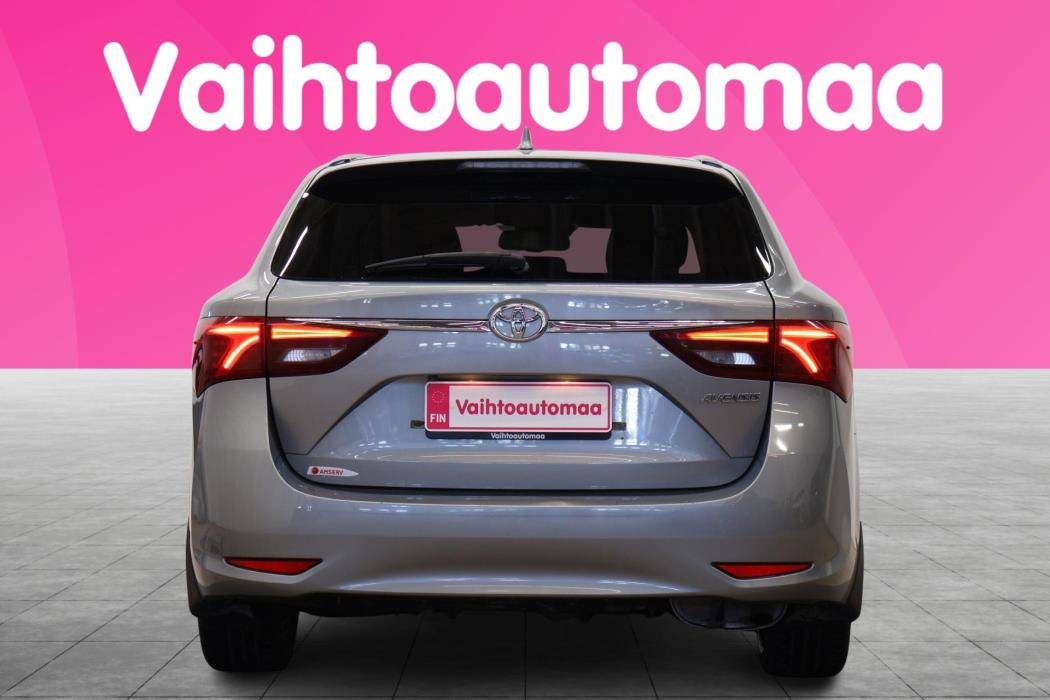 TOYOTA Avensis 2017