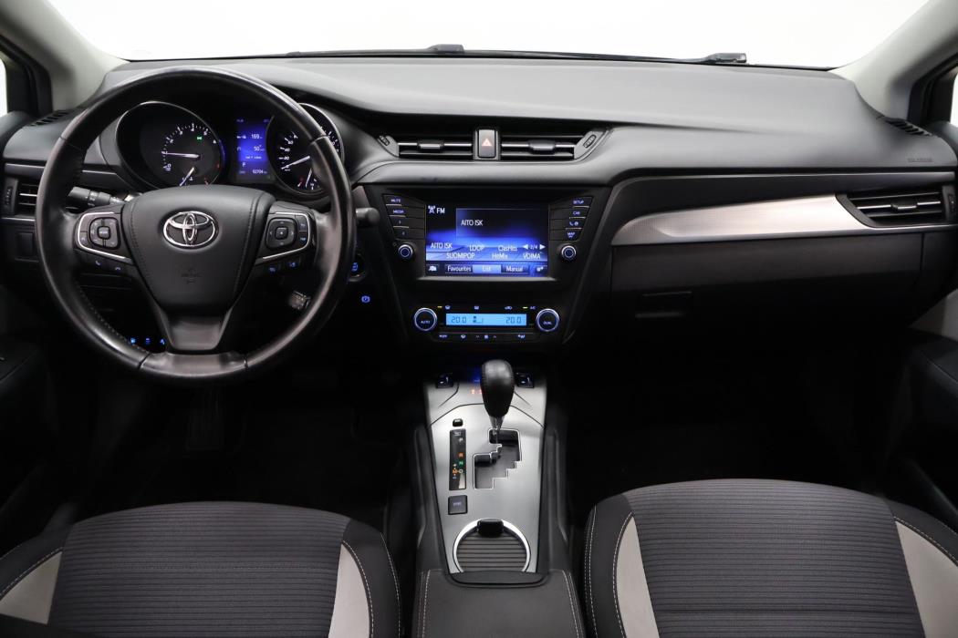 TOYOTA Avensis 2017