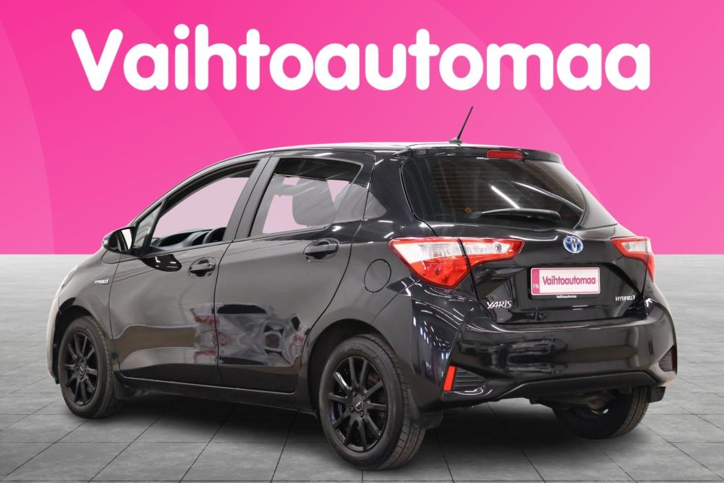 TOYOTA Yaris 2018