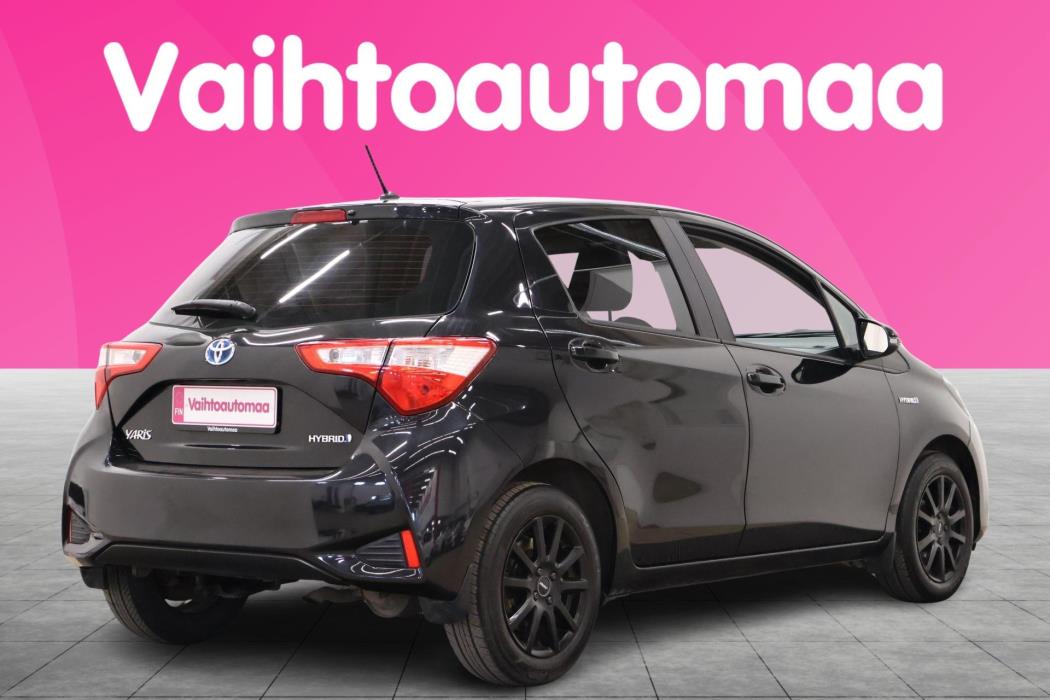 TOYOTA Yaris 2018