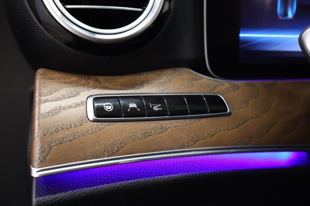 MERCEDES-BENZ E 2017